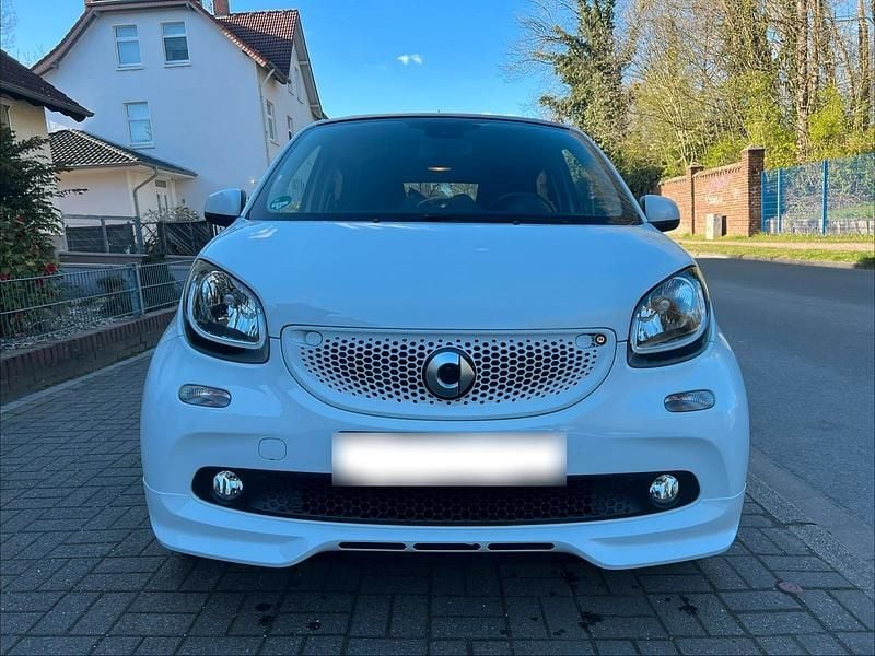 Używany Smart ForFour Brabus 90 KM (66 kW) 2018 Biały Hatchback