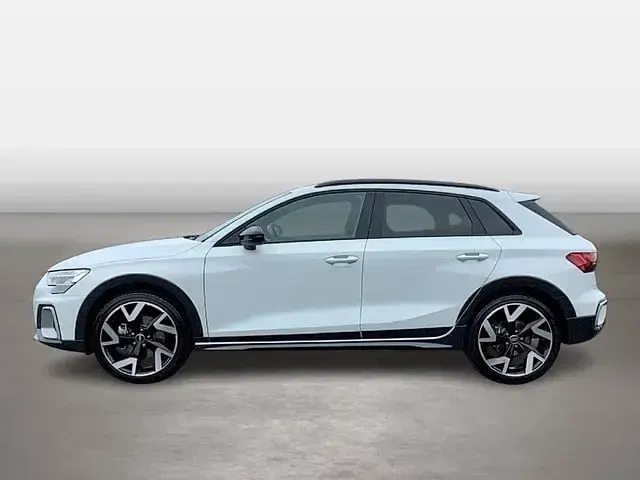 Gebraucht Audi A3 Ambiente 150 PS (110 kW) 2025 Gletscherweiß metallic Limousine
