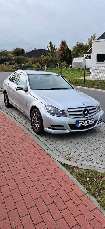 Silber Gebraucht 2012 Mercedes C220 Elegance Limousine | 9.000 € (Guter Preis) - Bild 1/4