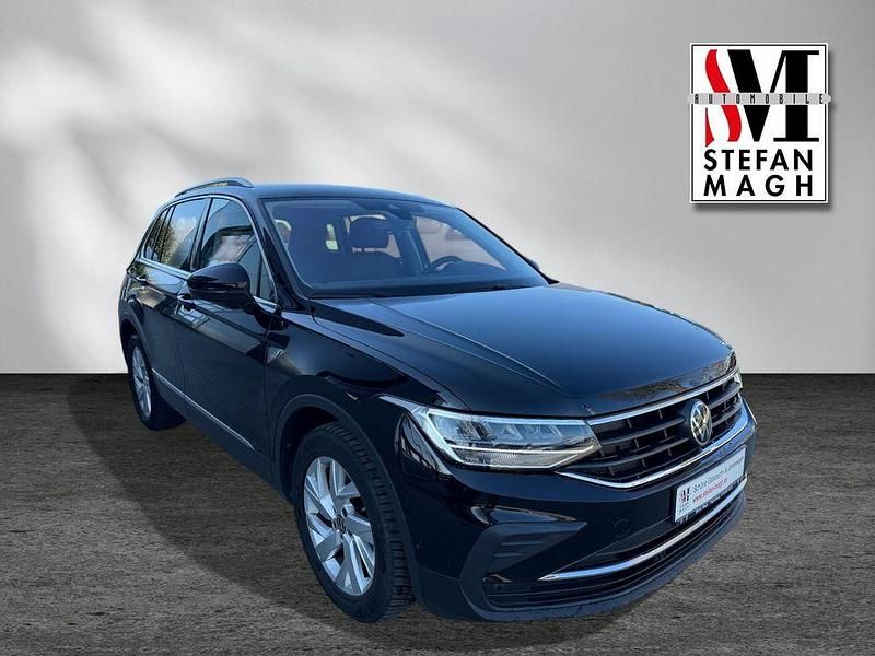 Gebraucht VW Tiguan Move 150 PS (110 kW) 2023 Schwarz SUV