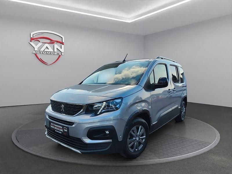 Grau Gebraucht 2023 Peugeot Rifter Allure Van / Kleinbus | 19.900 € (Guter Preis) - Bild 1/4