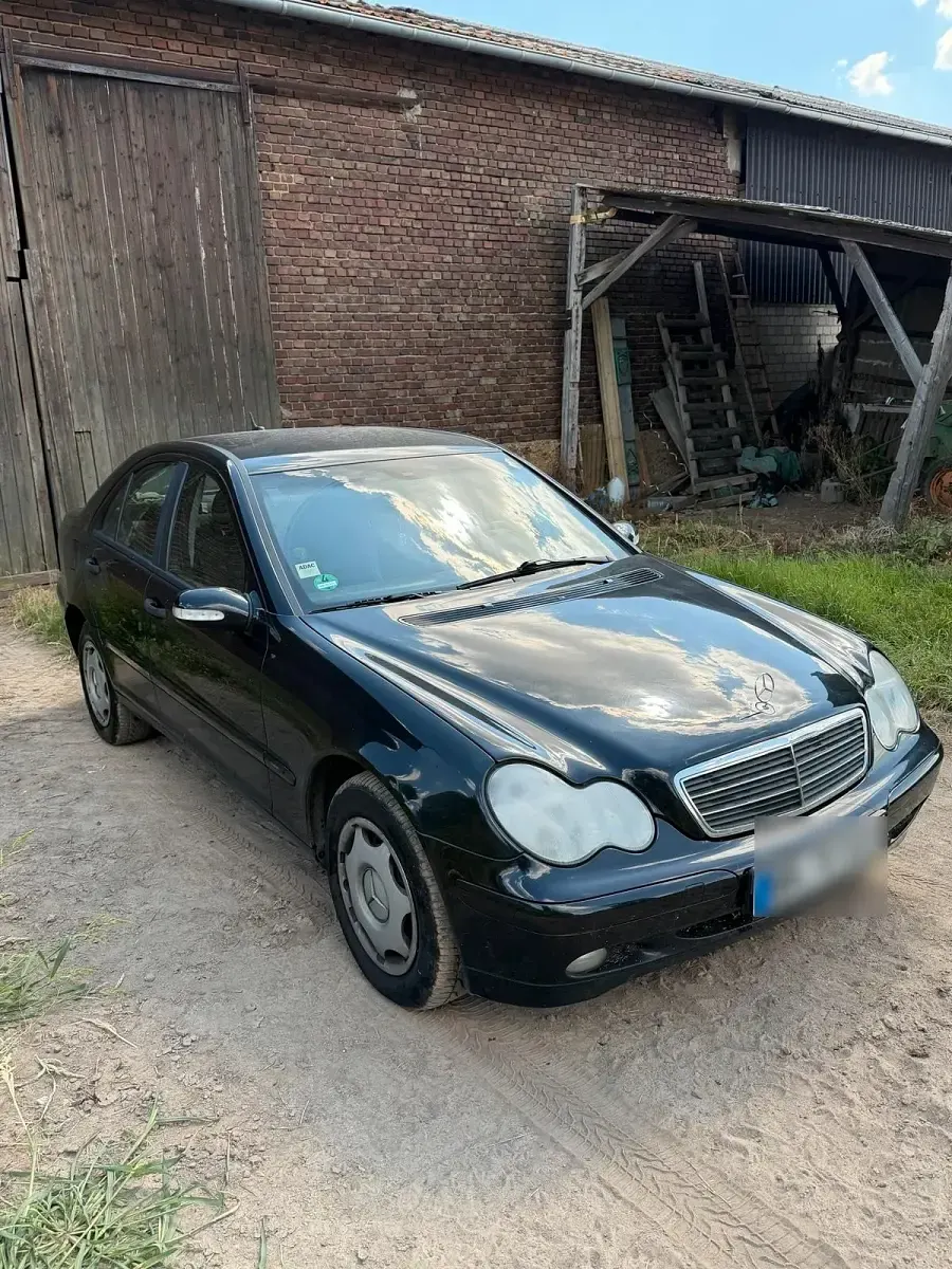 Gebraucht Mercedes C200 116 PS (85 kW) 2001 Schwarz Limousine