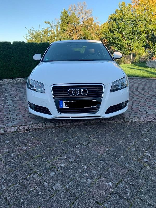 Weiß Gebraucht 2009 Audi A3 Sportback Kombi | 4.200 € (Fairer Preis) - Bild 1/4