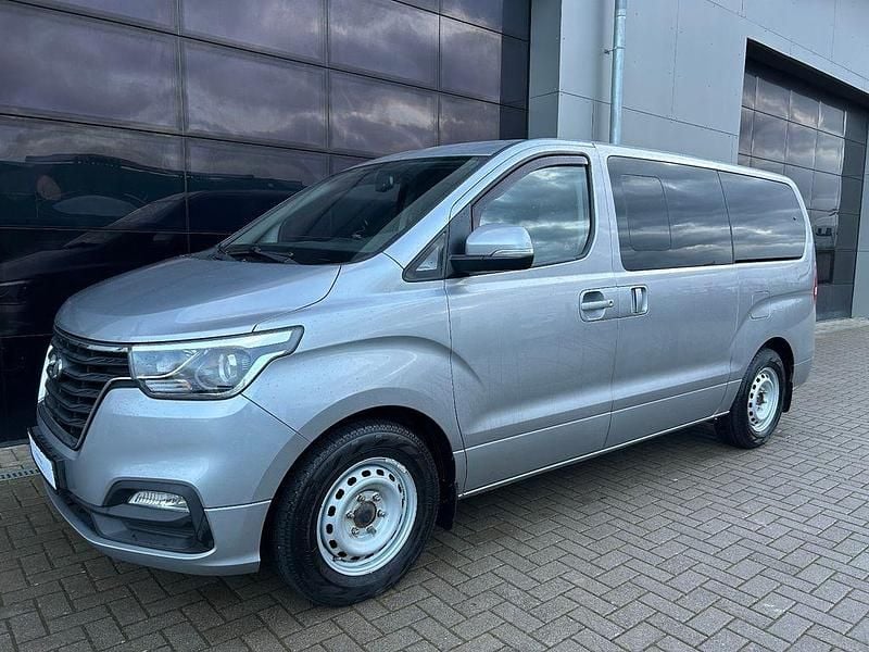 Silber Gebraucht 2019 Hyundai H-1 Trend Van | 25.490 € (Superpreis) - Bild 1/4