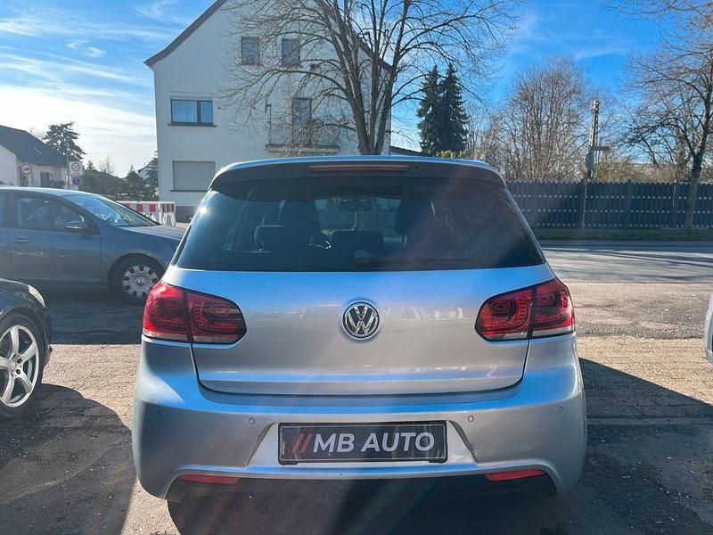Gebraucht VW Golf VI Highline 122 PS (89 kW) 2011 Silber Kleinwagen
