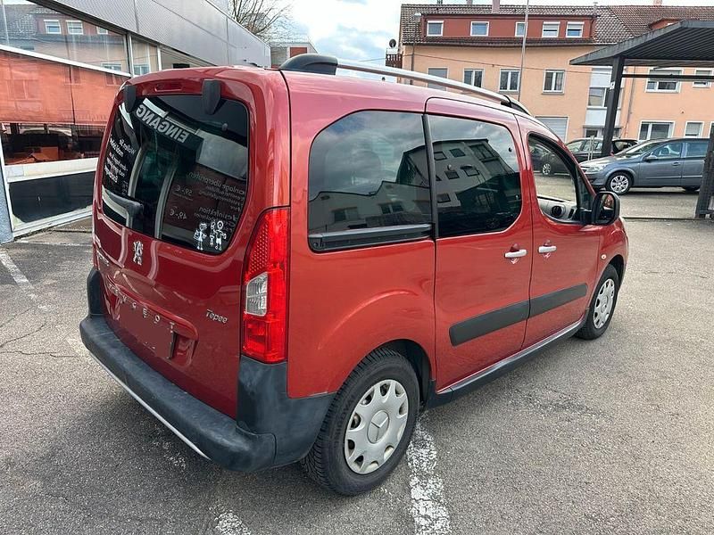 Gebraucht Peugeot Partner Tepee 109 PS (80 kW) 2008 Rot Van / Kleinbus