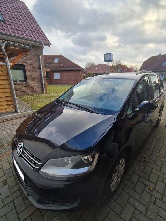 Schwarz Gebraucht 2011 VW Sharan Trendline Van / Kleinbus | 9.500 € - Bild 1/4