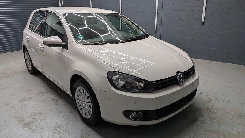 Weiß Gebraucht 2010 VW Golf VI Limousine | 4.999 € (Fairer Preis) - Bild 1/4