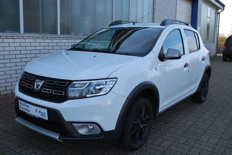 Weiß Gebraucht 2019 Dacia Sandero Stepway Kleinwagen | 9.990 € (Fairer Preis) - Bild 1/4