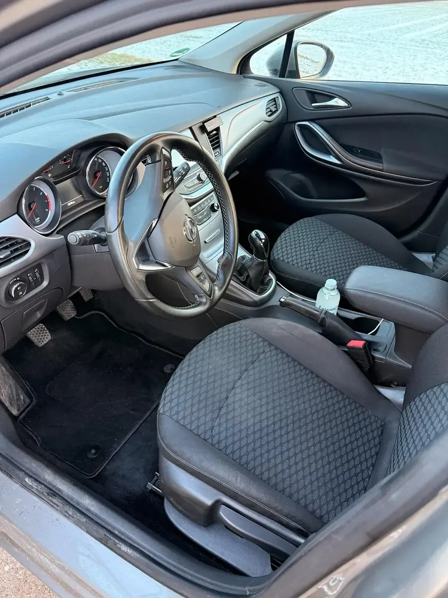 Gebraucht Opel Astra 125 PS (91 kW) 2016 Grau Limousine