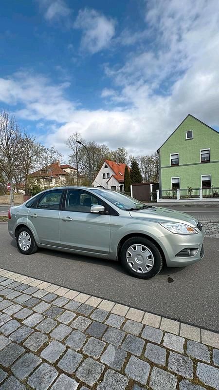 Gebraucht Ford Focus 101 PS (74 kW) 2009 Silber Limousine