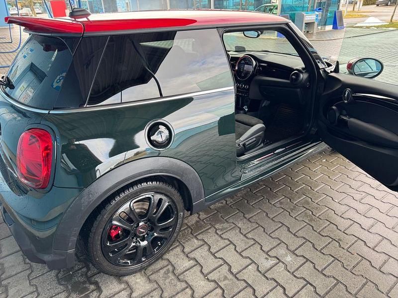 Gebraucht Mini John Cooper Works 231 PS (169 kW) 2021 Grün Kleinwagen