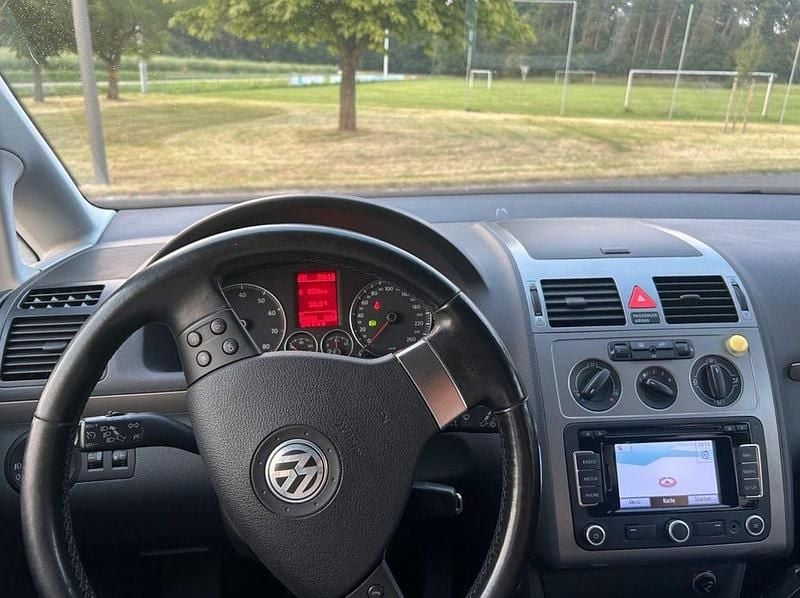 Gebraucht VW Touran 140 PS (102 kW) 2009 Schwarz Van / Kleinbus