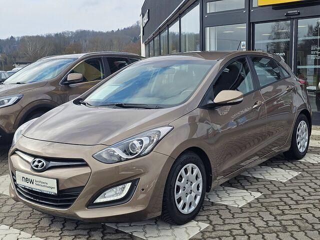 Gebraucht Hyundai i30 Style 135 PS (99 kW) 2013 Braun (braun) Limousine