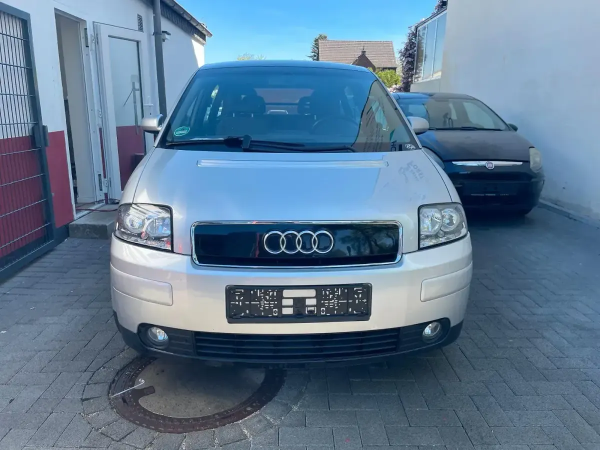 Second-hand Audi A2 75 CP (55 kW) 2001 Argintiu Hatchback