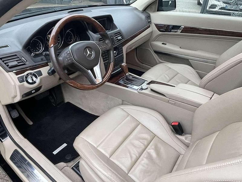 Gebraucht Mercedes E300 252 PS (185 kW) 2011 Obsidianschwarz  metalliclack Coupé