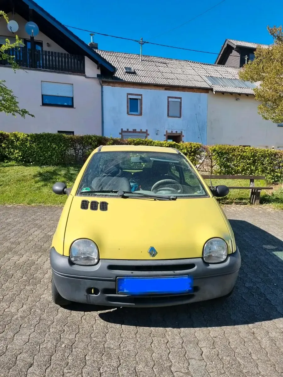 Używany Renault Twingo 58 KM (42 kW) 2001 Żółty Hatchback