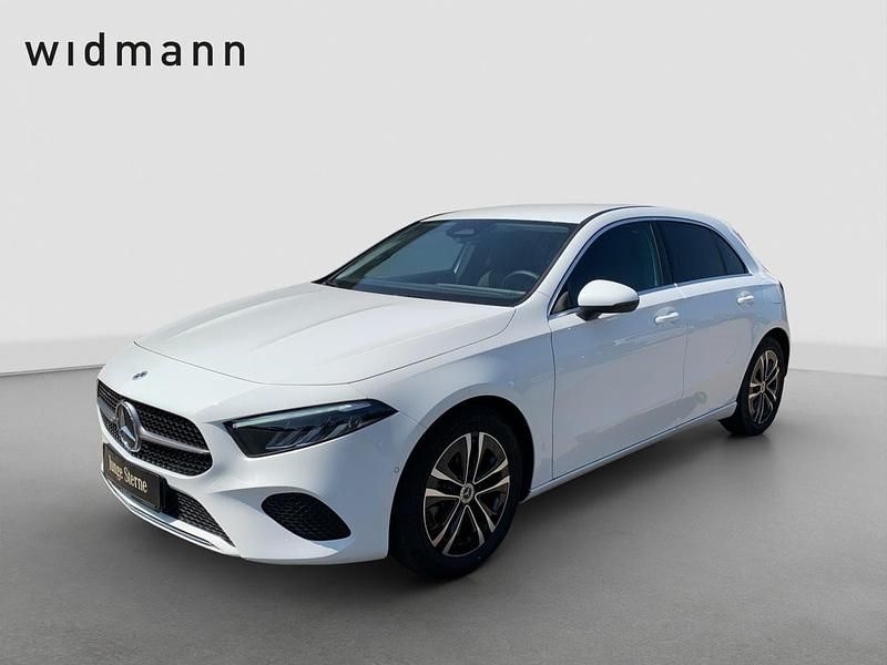 Polarweiss Gebraucht 2024 Mercedes A180 Progressive Limousine | 28.850 € (Fairer Preis) - Bild 1/4