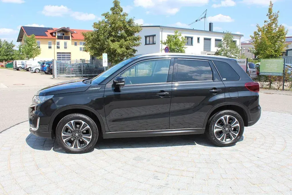 Gebraucht Suzuki Vitara Comfort+ 116 PS (85 kW) 2023 Schwarz SUV