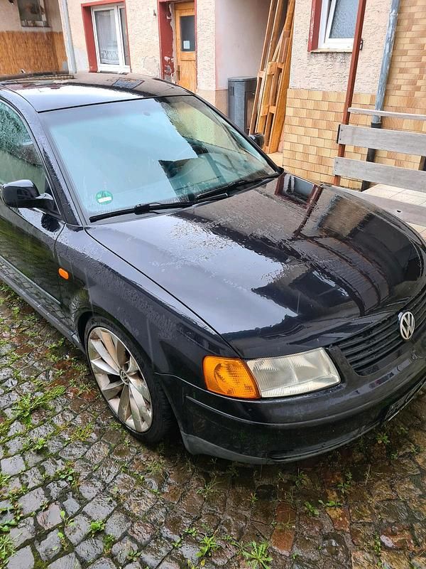 Schwarz Gebraucht 1997 VW Passat Limousine | 1.300 € (Fairer Preis) - Bild 1/4