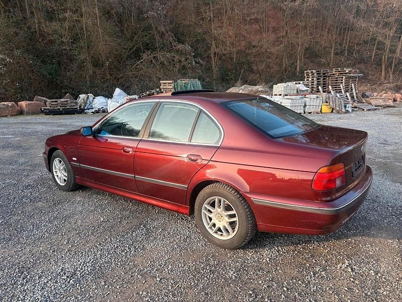 Gebraucht BMW 528 193 PS (141 kW) 1999 Rot Limousine