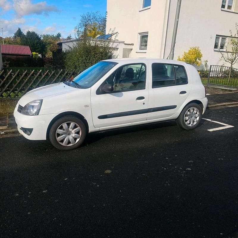 Weiß Gebraucht 2008 Renault Clio II Campus Kleinwagen | 1.300 € - Bild 1/4