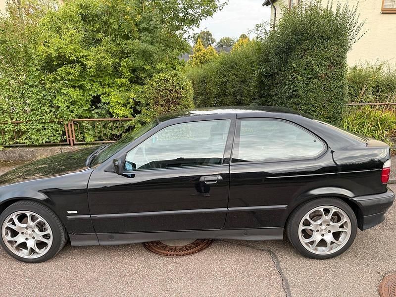 Gebraucht BMW 316 Compact 102 PS (75 kW) 1998 Schwarz Kleinwagen
