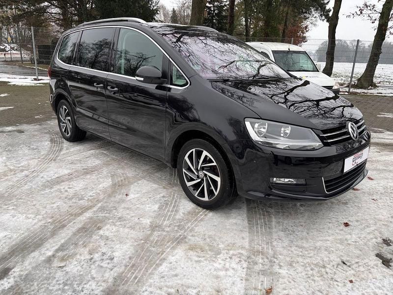 Schwarz Gebraucht 2017 VW Sharan Sound Van / Kleinbus | 19.400 € (Fairer Preis) - Bild 1/4