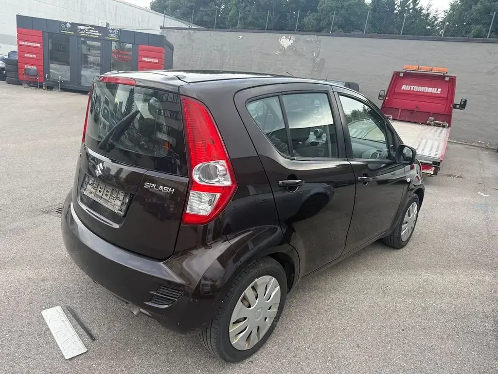 Gebraucht Suzuki Splash Basic 68 PS (50 kW) 2012 Grau Kleinwagen