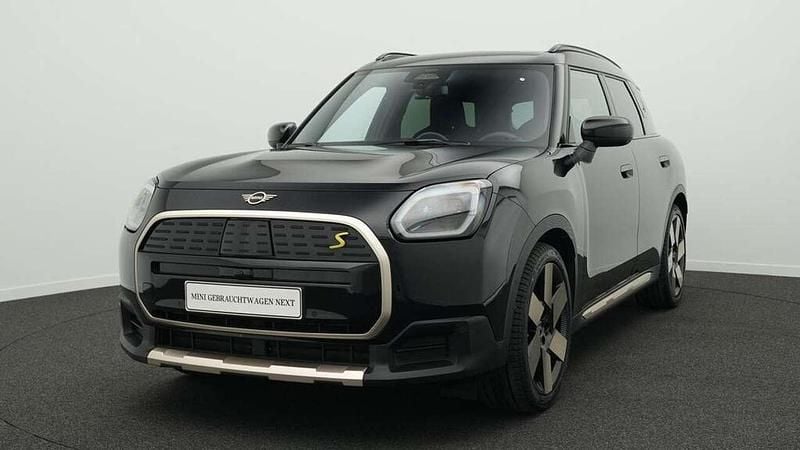 Schwarz Gebraucht 2024 Mini Countryman Favoured SUV | 40.347 € (Superpreis) - Bild 1/4