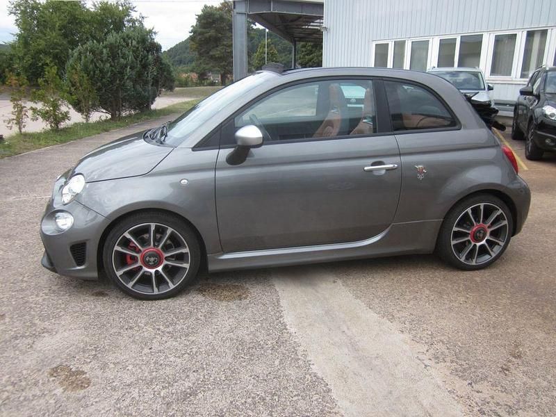 Grau Gebraucht 2021 Abarth 595C Turismo Cabrio | 19.499 € (Guter Preis) - Bild 1/4