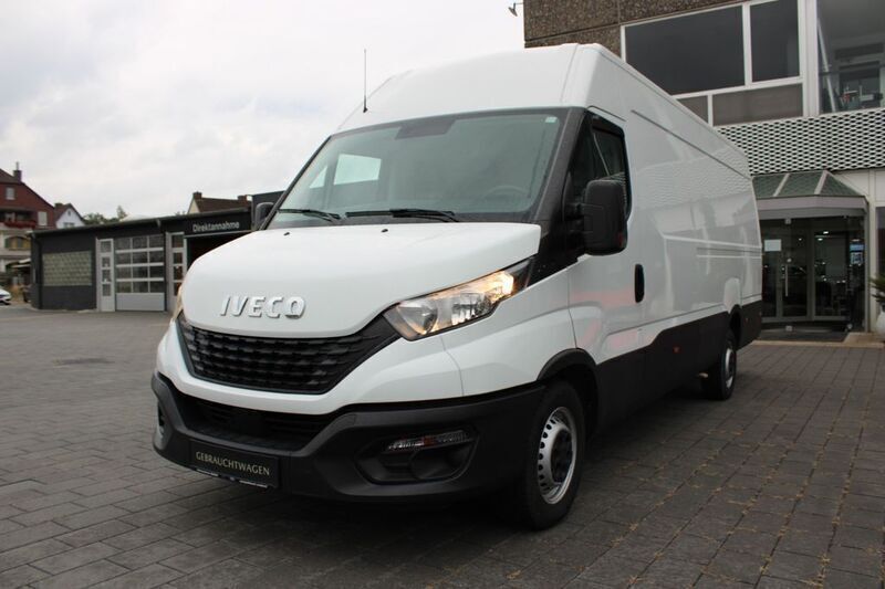 Weiß Gebraucht 2022 Iveco Daily Van / Kleinbus | 29.900 € (Fairer Preis) - Bild 1/4
