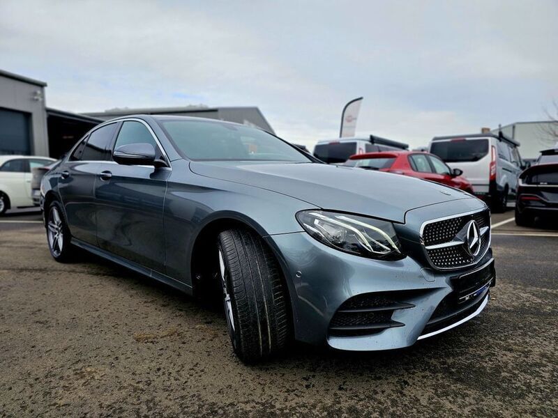 Gebraucht Mercedes E220 AMG 194 PS (142 kW) 2020 Selenitgrau  metalliclack (grau) Limousine