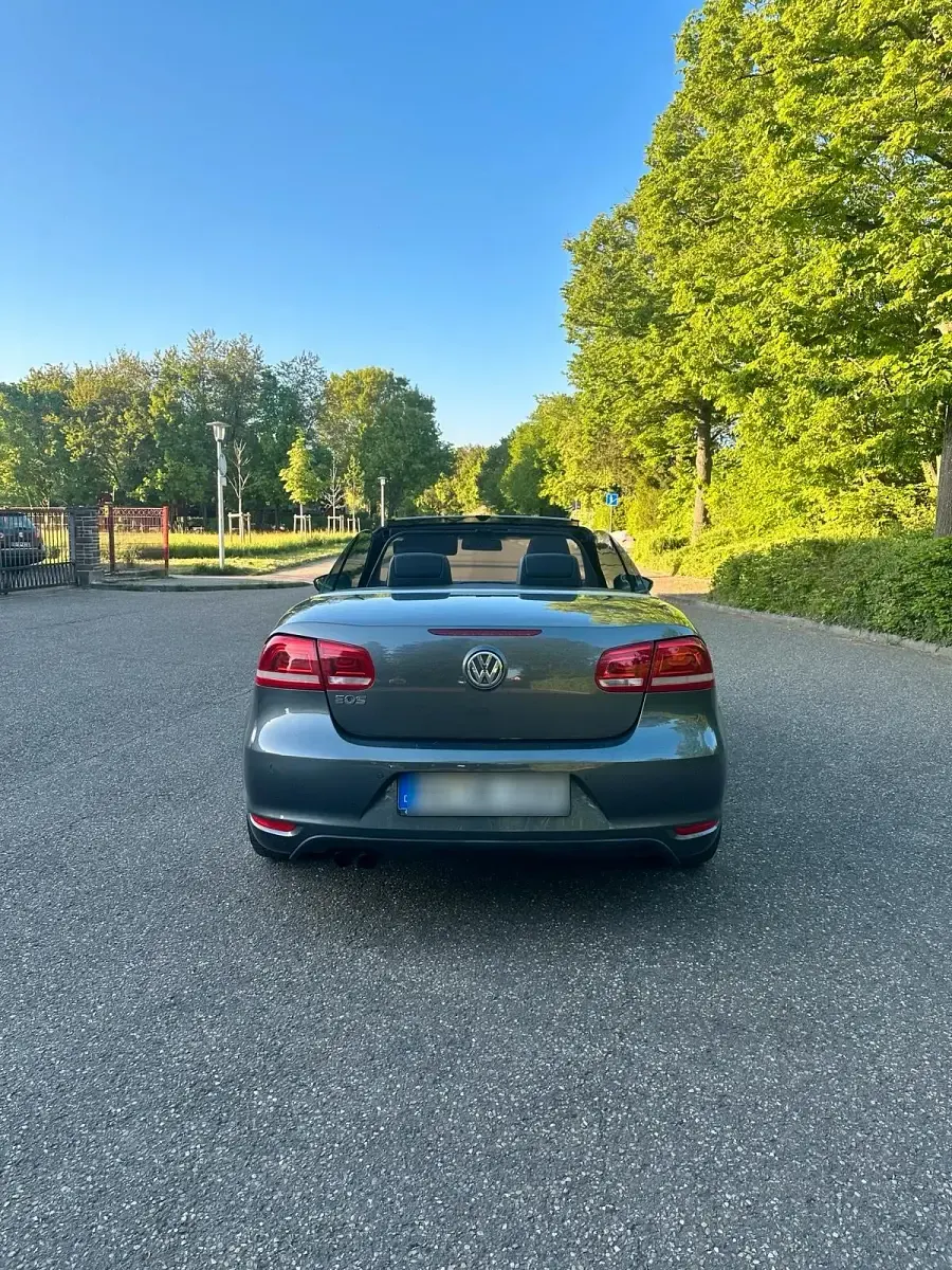 Gebraucht VW Eos 140 PS (102 kW) 2012 Grau Cabrio
