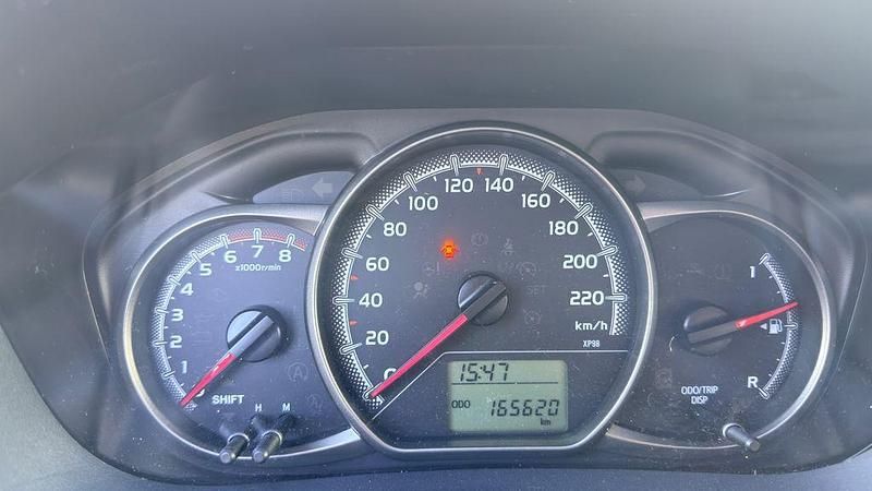 Gebraucht Toyota Yaris Cool 69 PS (50 kW) 2014 Weiß Kleinwagen