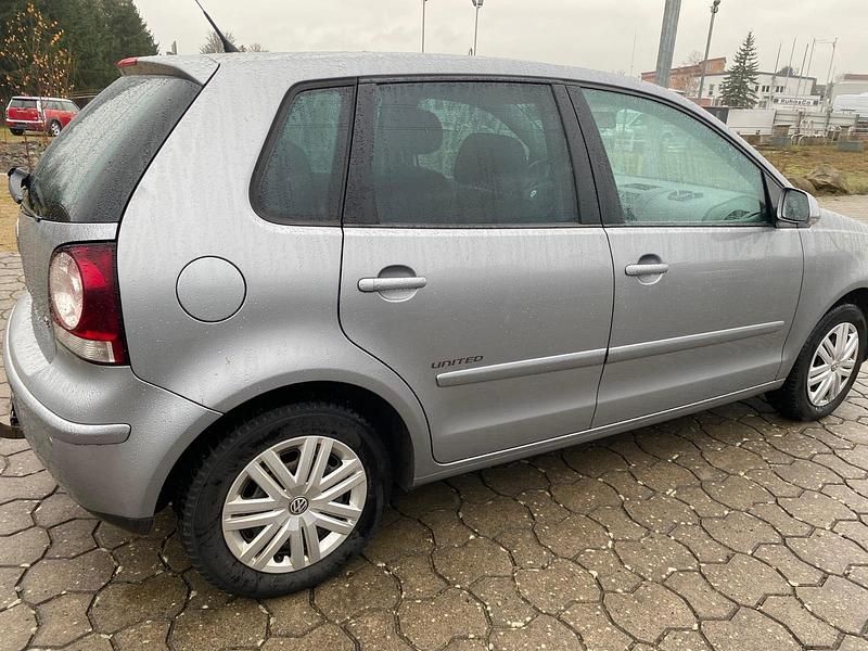 Gebraucht VW Polo 69 PS (50 kW) 2009 Grau Kleinwagen