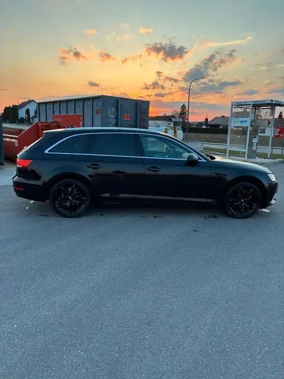 Gebraucht Audi A4 150 PS (110 kW) 2017 Schwarz Kombi