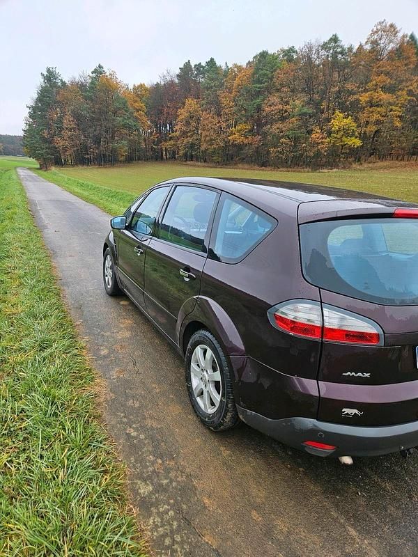 Gebraucht Ford S-MAX S 140 PS (102 kW) 2009 Rot Van / Kleinbus