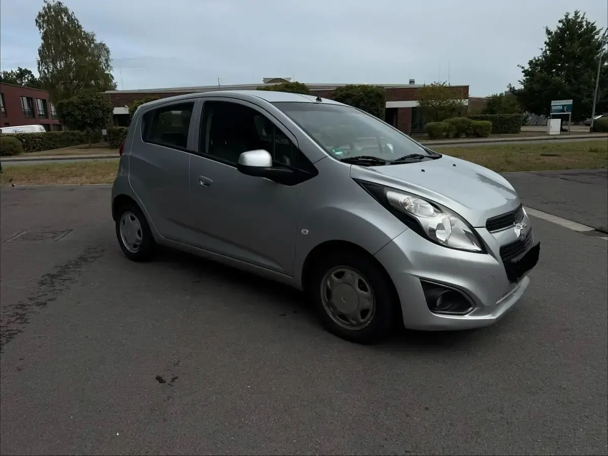 Gebraucht Chevrolet Spark 68 PS (50 kW) 2013 Silber Kleinwagen