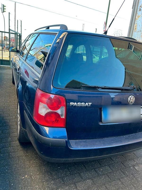Gebraucht VW Passat 102 PS (75 kW) 2005 Blau Kombi