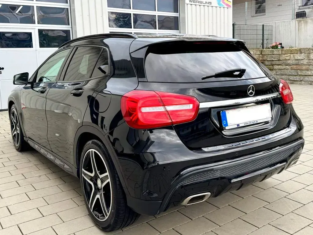 Gebraucht Mercedes GLA180 AMG 122 PS (89 kW) 2015 Schwarz SUV