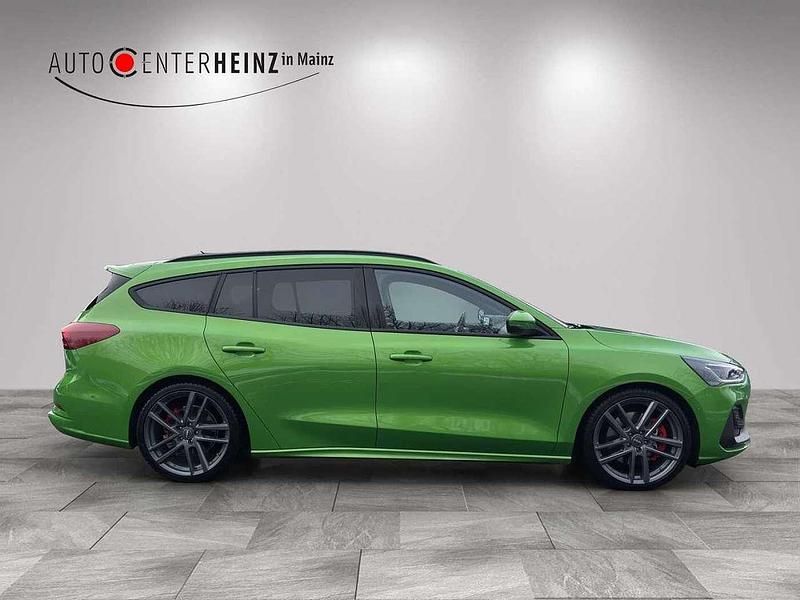 Gebraucht Ford Focus ST 280 PS (205 kW) 2023 Mean green Kombi