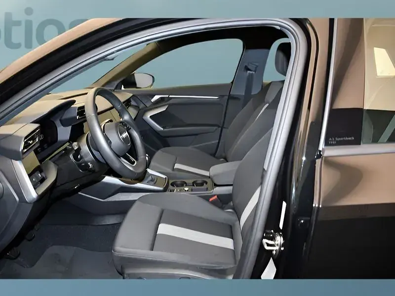 Gebraucht Audi A3 Sportback 116 PS (85 kW) 2025 Schwarz Kleinwagen