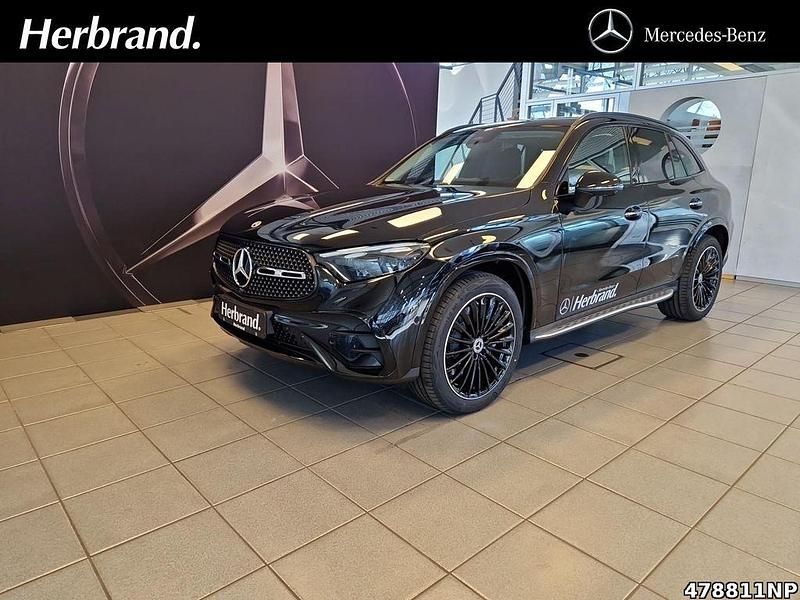 Metalliclack obsidianschwarz Gebraucht 2025 Mercedes GLC220 AMG SUV | 62.450 € (Guter Preis) - Bild 1/4