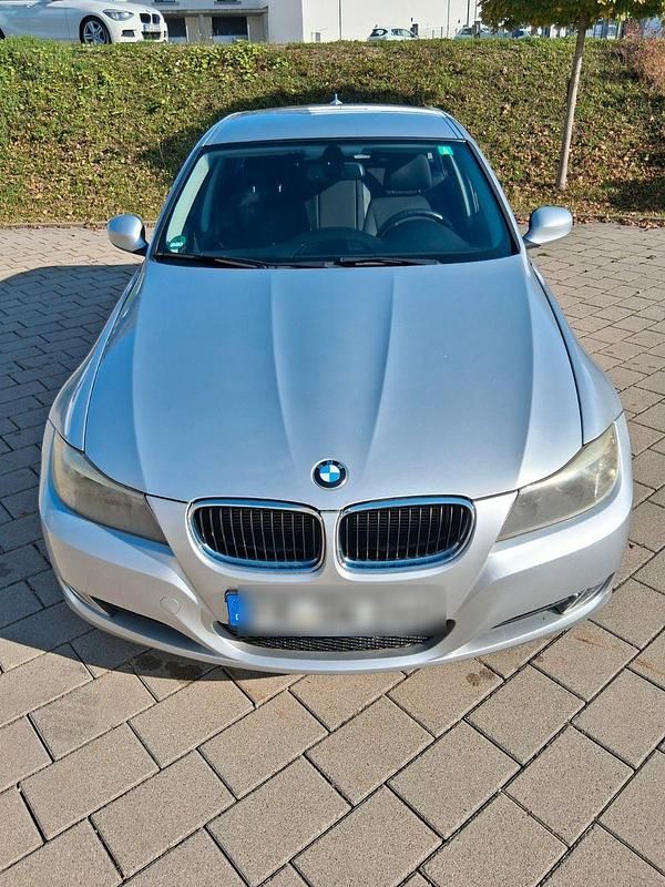 Silber Gebraucht 2012 BMW 320 Kombi | 6.000 € (Superpreis) - Bild 1/4