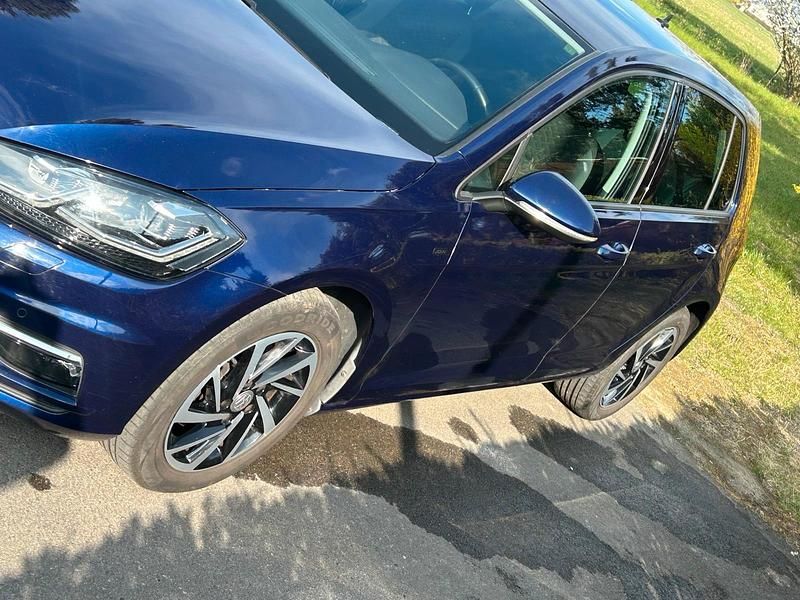 Gebraucht VW Golf VII Join 116 PS (85 kW) 2018 Blau Limousine