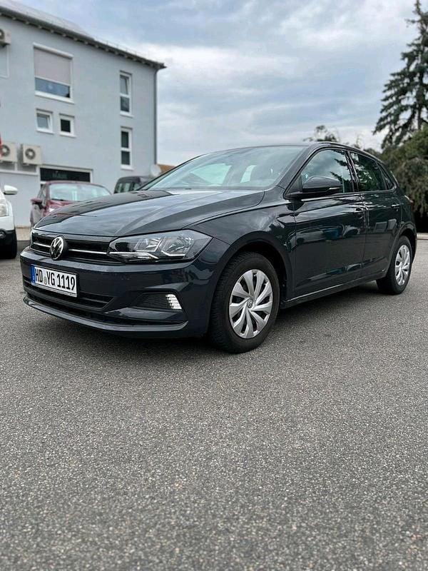 Grau Gebraucht 2021 VW Polo Kleinwagen | 12.900 € (Guter Preis) - Bild 1/4