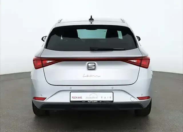 Gebraucht Seat Leon 150 PS (110 kW) 2022 Silber