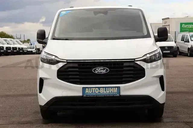 Gebraucht Ford Transit 136 PS (100 kW) 2024 Weiß Van / Kleinbus