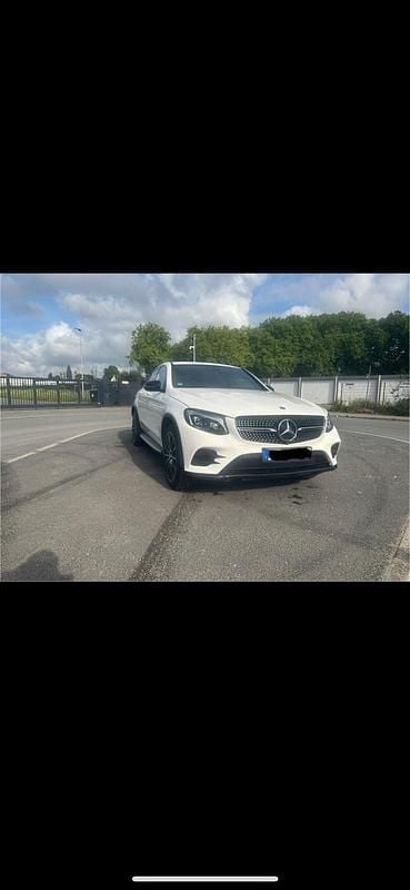 Weiß Gebraucht 2017 Mercedes GLC220 AMG Coupé | 27.000 € (Guter Preis) - Bild 1/4